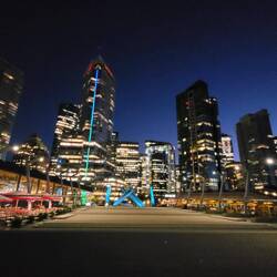 Blick auf Olympic Cauldron- 1 von 2 Fackelkessel der Olympischen WS 2010