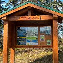 Hier beginnt der Rundweg zu den tosenden Wassermassen und tief eingeschnittenen Schluchten.