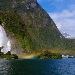 Lady Bowen Falls ,165 m hoch, reines Wasser, das ganze Jahr lang