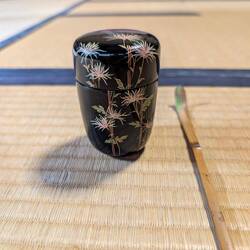 Matchagefäss und Löffel