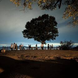 Letzte Besucher am Aussichtspunkt