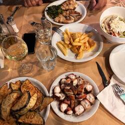 Lecker essen an der Promenade