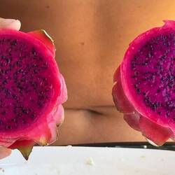 Pitahaya aufgeschnitten