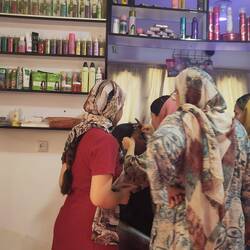 The hospitality included a eyebrow job for RidingKismet