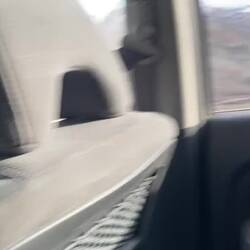 Der Athabasca Glacier liegt direkt am Icefields Parkway (Highway 93) und ist gut zugänglich.