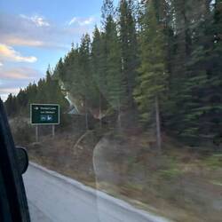 Herbert Lake voraus – ein stiller Hinweis, dass Lake Louise nicht mehr weit ist.