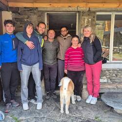 Abschied von der Familie im Adorti Guesthouse