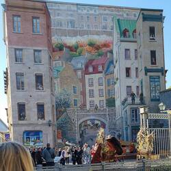 Fresque des Québécois" (Mural of Quebecers)