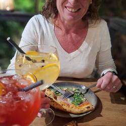 Pasado el efecto caipi, seguimos con gin tonic