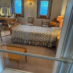 Queens bedroom on Brittania