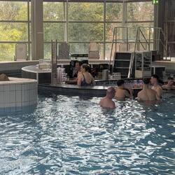 Die "Pool-Bar", und drumherum der Strömungskanal