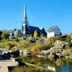 Sacre-Coeur Church and Petite Maison Blanche Museum