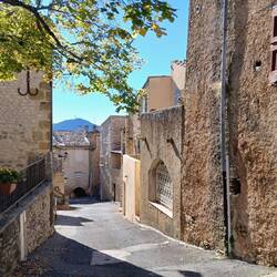 På "landsbytur" i Provence (Peyruis' bagland)