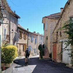 På "landsbytur" i Provence (Peyruis' bagland)