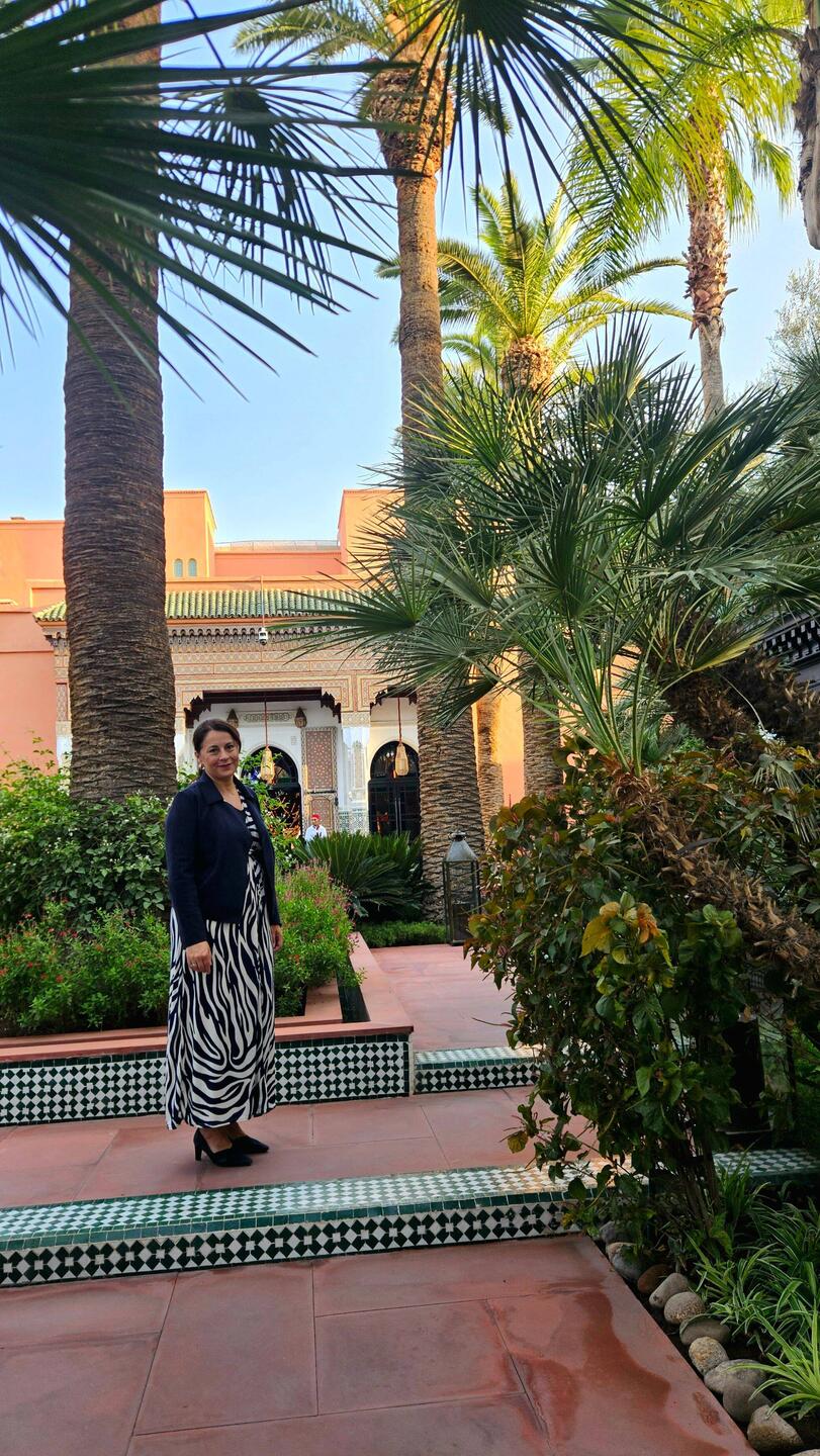 Auf dem Weg zwischen der strengen Security-Kontrolle und dem eigentlichen Haupteingangs des Hotels