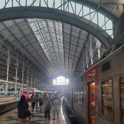 Acá la llegada a Lisboa en tren, estación Rossio