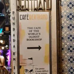 Esta es la librería mas vieja de todo el mundo que aún funciona (también incomprobable)