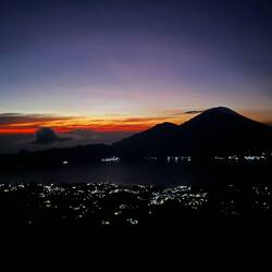 Sonnenaufgang auf dem Vulkan 🌋