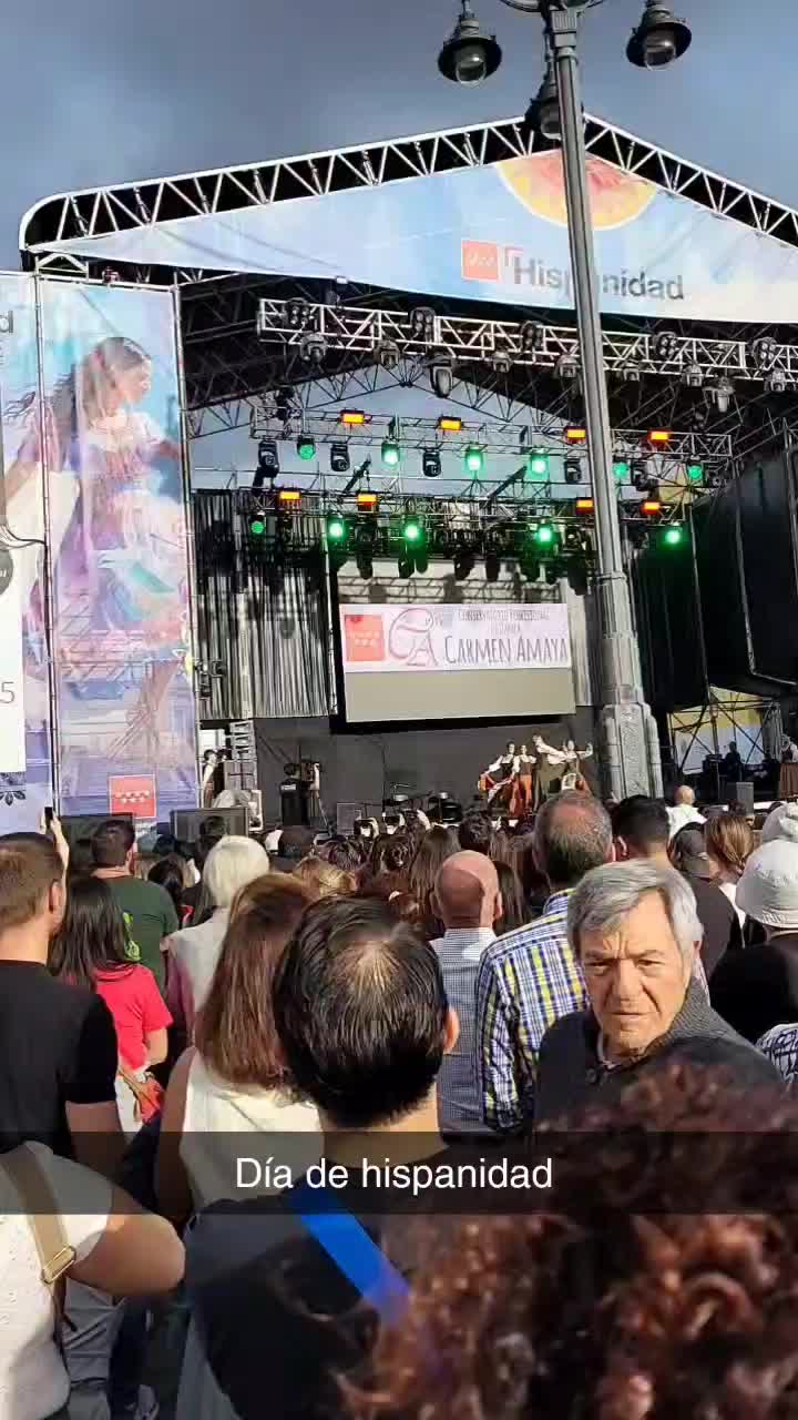 Aufritt: ESPECTÁCULO DE DANZA DEL CONSERVATORIO PROFESIONAL DE DANZA CARMEN AMAYA auf PUERTA DEL SOL