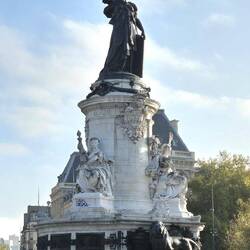 Monument à la République, on the way to Sacré Cœur