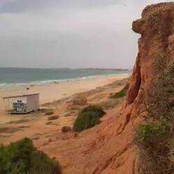 Leider ist der Strand selbst Hundefreie Zone. Zumindest am Tag.