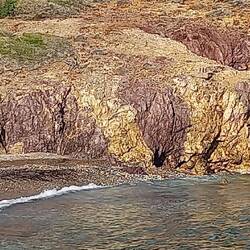 Lila und oranger Schiefer