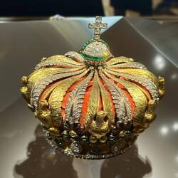 Queen's Crown. She seemed to have a very small head!