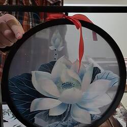 Same flower, blue on one side pink on reverse.