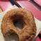 Apfeldonut. Ich hab's ge-tried. Mir gings nit gut