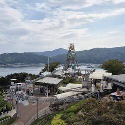 Kleiner Vergnügungspark am Aussichtspunkt