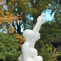 Les Clochardes celestes, Public Art