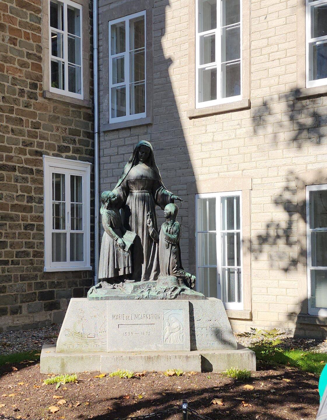 Statue of Marie de l'Incarnation, French Ursuline nuns