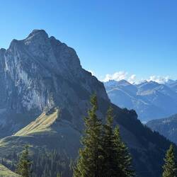 Der Aggenstein von der anderen Seite: hier wäre der reguläre Abstieg gewesen...