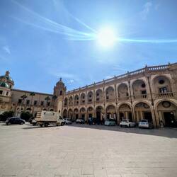 Mazara del Vallo, Piazza de la Republik