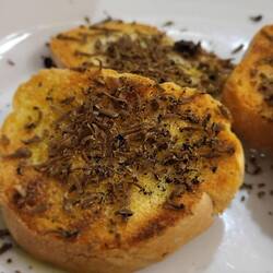 Bruscetta al Tartufo. Leeeeecker.
