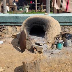 Small oven for baking bread