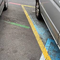 Gilt jetzt hier der gelbe, weiße, rote, blaue oder der grüne Strich?