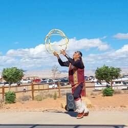 Hoop-Dance (indianischer Reifentanz)