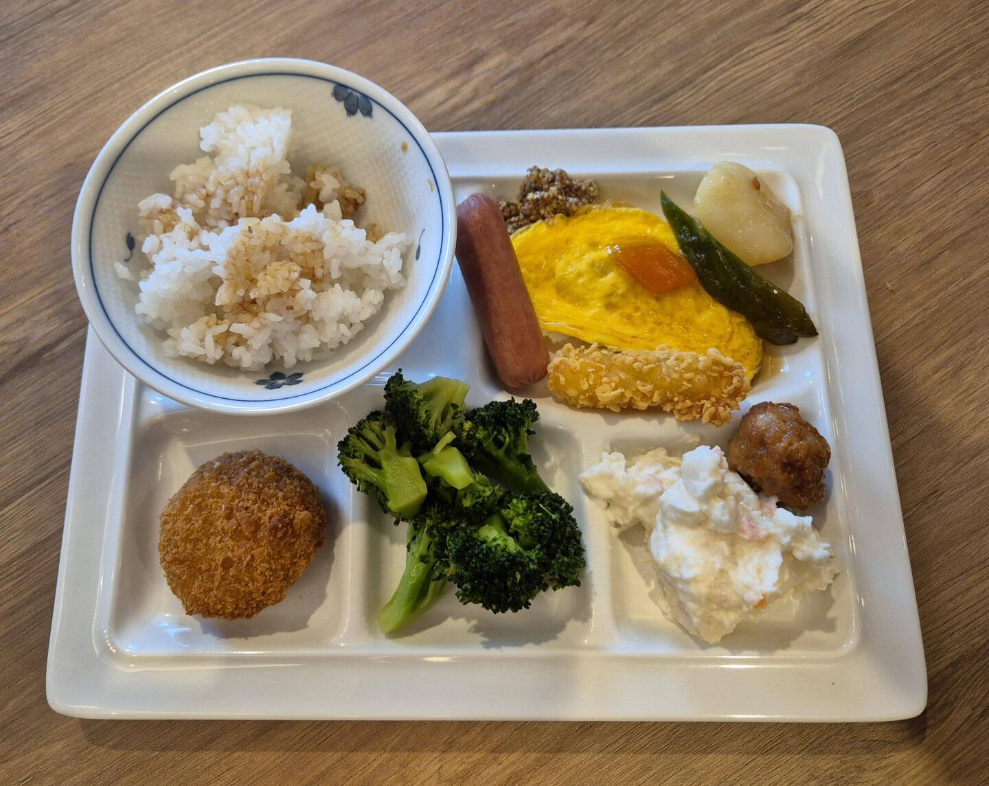 Christine frühstückt schon fast wie eine echte Japanerin