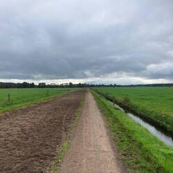 Tussen de weilanden door naar mijn slaapplek