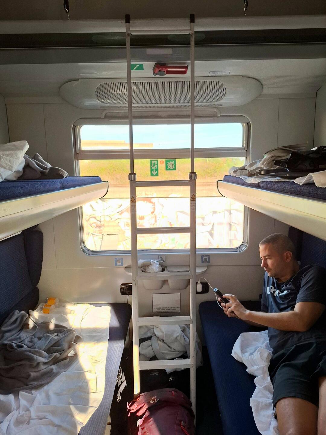Am Morgen im Nachtzug kurz bevor wir pünktlich in Lecce ankommen 🥳