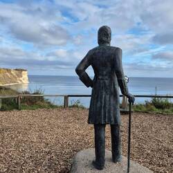 Caspar David Friedrich blickt auf die Kreidefelsen