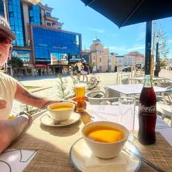 Un bon repas le midi avec en entrée la fameuse sopa portugaise (soupe au potiron)