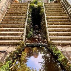 La source est tout là haut 💦
