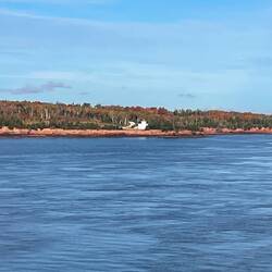 Beautiful homes on the shoreline.