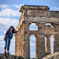 Die Göttin Anna stützt den Tempel der Göttin Hera 🤣