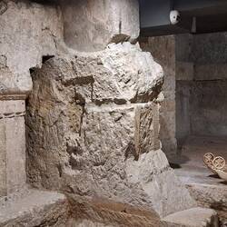 Cripta e vestigia romane