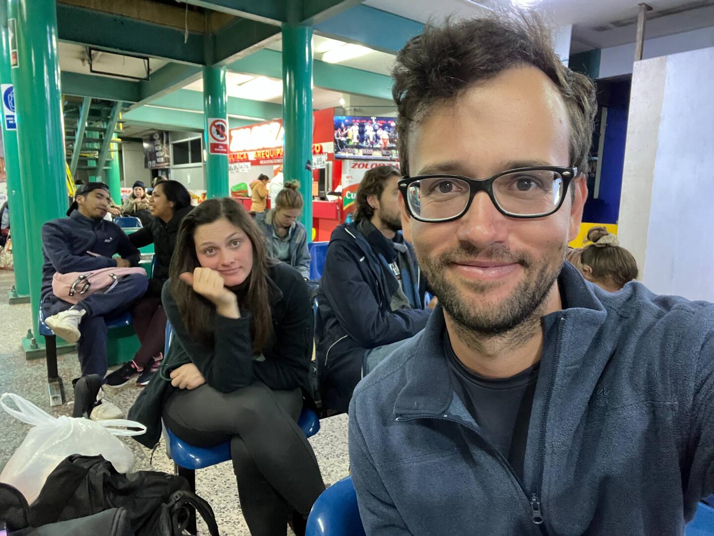 In der Zwischenstation Puno (Peru) warten wir auf unseren Anschlussbus