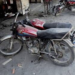 Moped/Motorräder mit 70 - 125 ccm