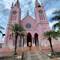 Wer hat schonmal die Gelegenheit eine Rosa Kirche zu besichtigen.